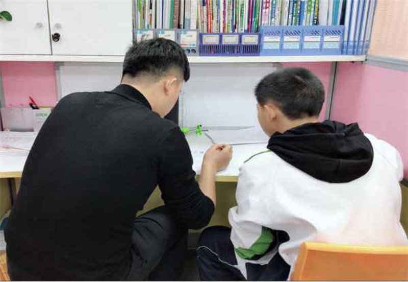 拥抱家庭教育新时代：家长们的成长与挑战